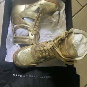 Marc Jacobs gold cut out sneaker